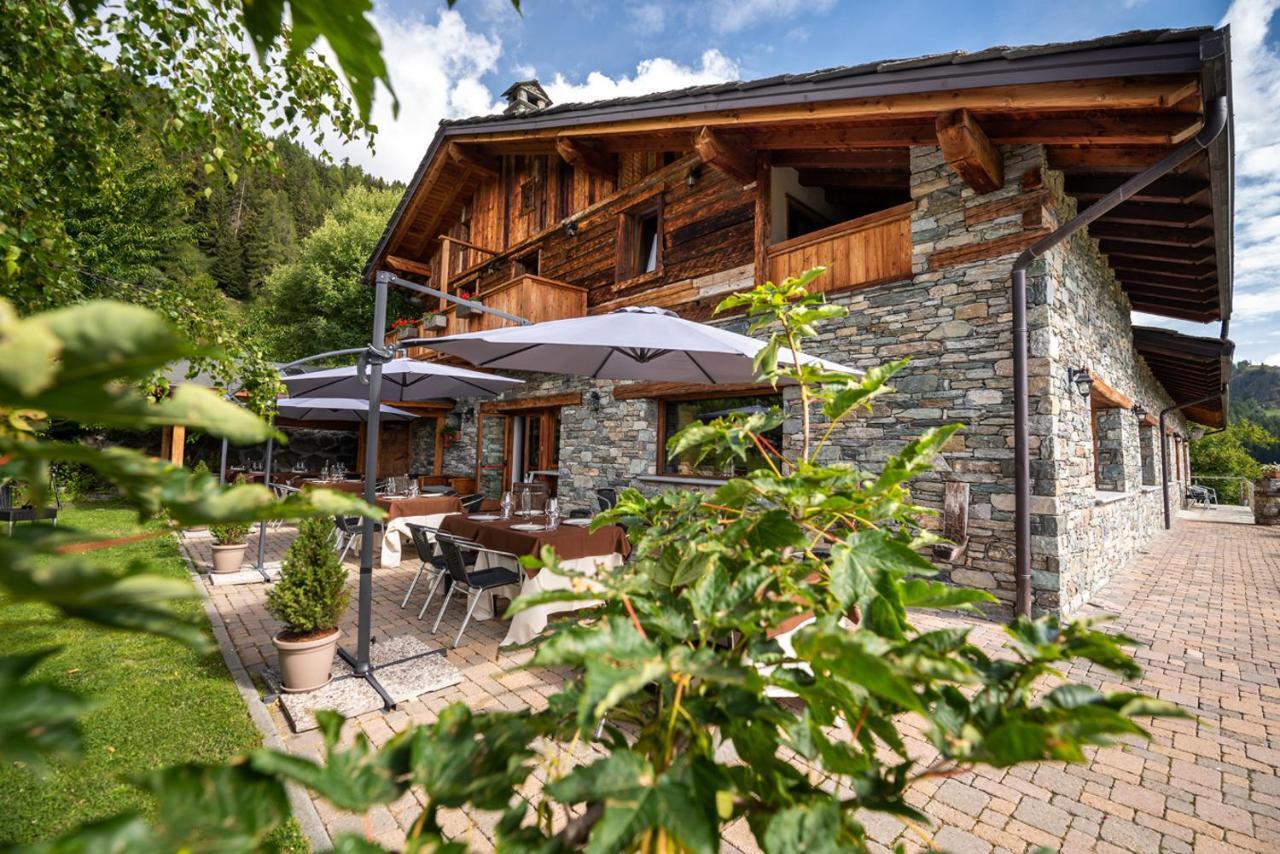 Caprice Des Neiges - Torgnon Hotel Exterior photo
