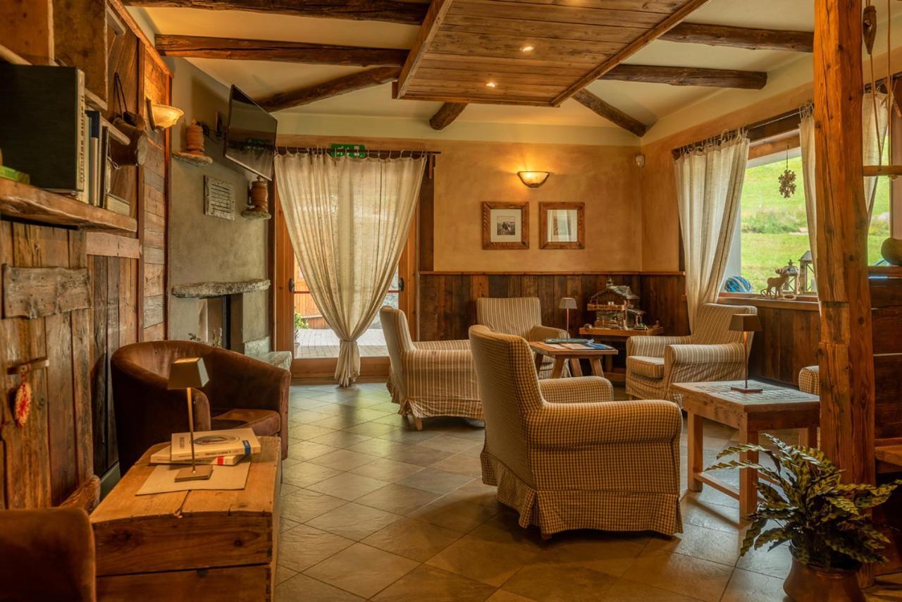 Caprice Des Neiges - Torgnon Hotel Exterior photo