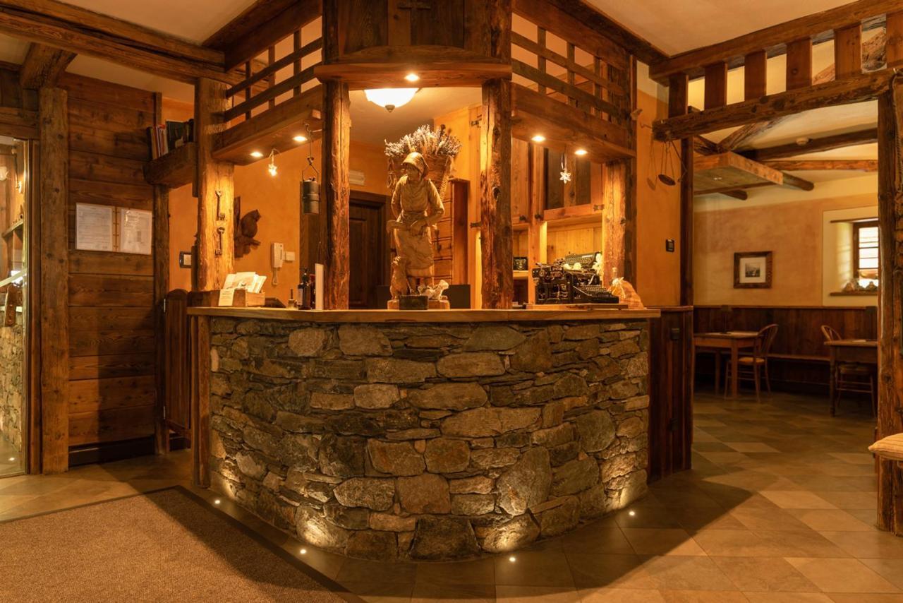 Caprice Des Neiges - Torgnon Hotel Exterior photo